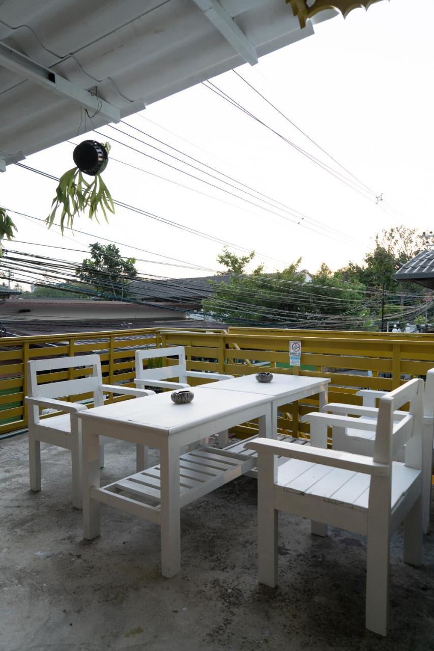 Hostel Past Tense